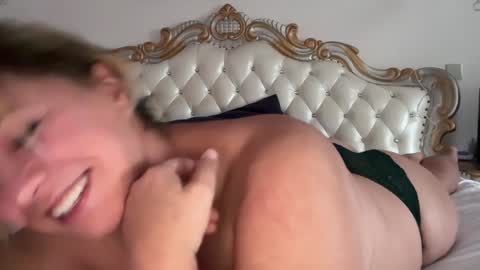 Snapshot of kiradivine chatting on September 26, 1:48 pm KiraDivine online show from September 26, 1:48 pm