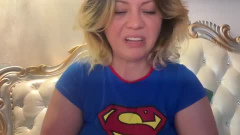 Snapshot of kiradivine chatting on January 13, 2:33 pm KiraDivine online show from January 13, 2:33 pm