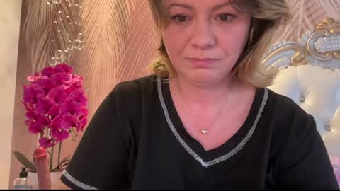 Snapshot of kiradivine chatting on February 28, 2:18 pm KiraDivine online show from February 28, 2:18 pm