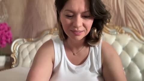 KiraDivine online show from May 22, 1:06 pm