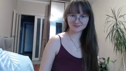 KiraGoldens online show from December 4, 9:40 am