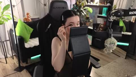 Kira    online show from April 12, 7:08 pm