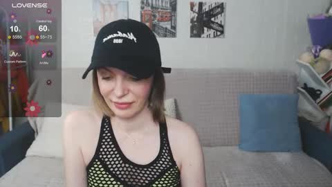 kiramartins cat online show from November 7, 7:03 pm