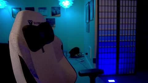 KiraSpitQueen online show from March 30, 3:40 am