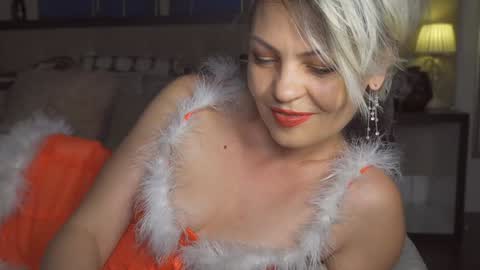 Snapshot of kirasunny chatting on December 25, 9:11 pm kirasunny online show from December 25, 9:11 pm