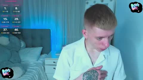 Snapshot of kireev_ chatting on April 22, 7:55 am online show from April 22, 7:55 am