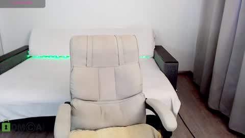 Kiri online show from December 21, 1:32 pm