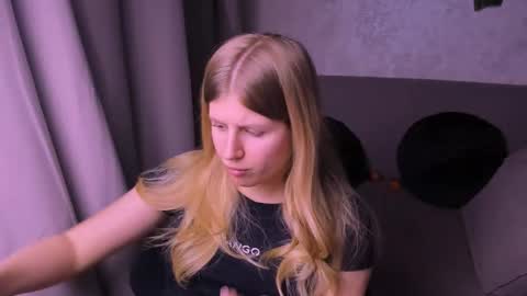 Kira online show from December 1, 9:59 pm