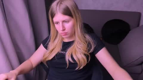 Kira online show from December 2, 1:03 am