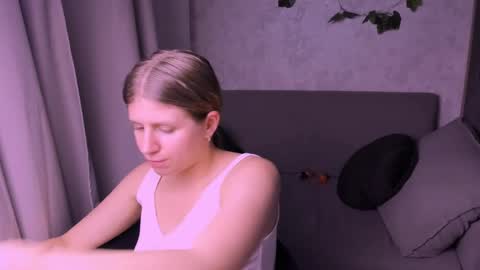 Kira online show from December 3, 10:07 pm