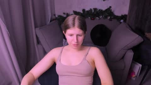 Kira online show from December 20, 10:00 pm