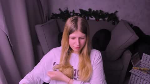 Kira online show from December 22, 10:25 pm