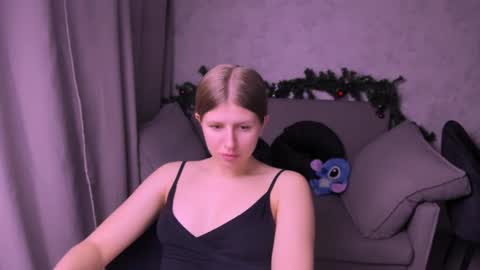 Kira online show from January 3, 9:47 pm