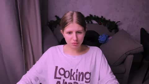 Kira online show from January 4, 8:05 pm