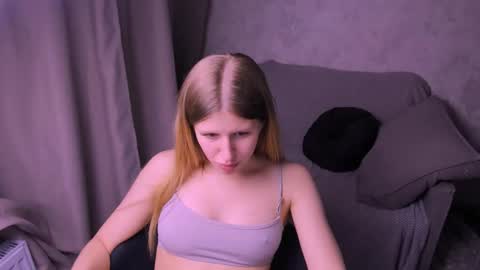 Kira online show from February 25, 7:03 pm