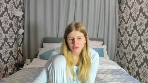 Kira online show from October 6, 6:49 pm