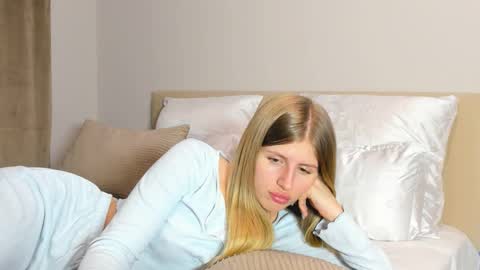 Kira online show from January 15, 7:06 pm