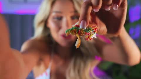 Risha online show from April 12, 7:19 pm