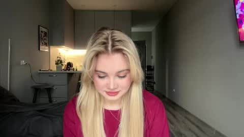 Kira online show from April 18, 9:13 am