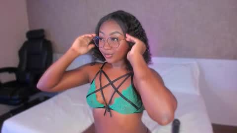 Snapshot of kishalove_ chatting on November 5, 10:37 am kishalove_ online show from November 5, 10:37 am