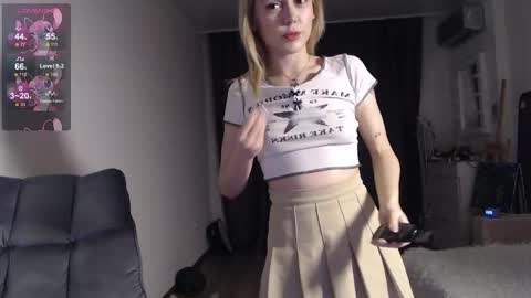 Snapshot of kisi_missi chatting on February 10, 10:51 pm Kisi online show from February 10, 10:51 pm