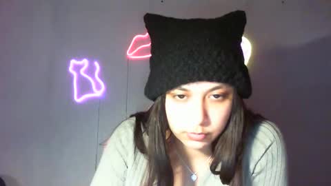 Snapshot of kiss_ameliaa chatting on February 21, 5:53 pm kiss_ameliaa online show from February 21, 5:53 pm