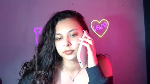 Snapshot of kiss_ameliaa chatting on February 25, 11:19 am kiss_ameliaa online show from February 25, 11:19 am