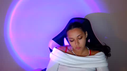 Snapshot of kiss_ameliaa chatting on September 24, 7:33 am kiss_ameliaa online show from September 24, 7:33 am