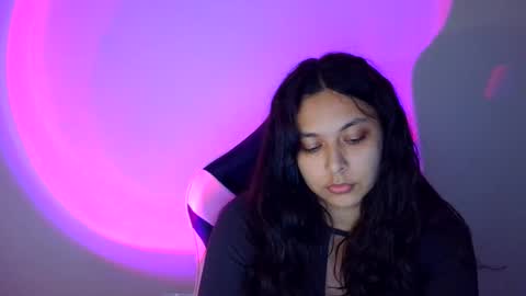 Snapshot of kiss_ameliaa chatting on December 15, 10:30 am kiss_ameliaa online show from December 15, 10:30 am