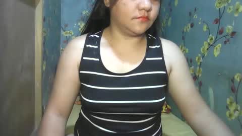 Snapshot of kiss_me_loves chatting on January 30, 12:29 am kiss_me_loves online show from January 30, 12:29 am