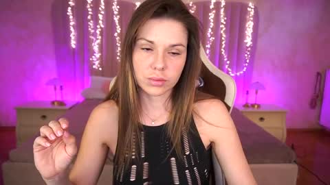 KissableKira online show from March 31, 7:31 am