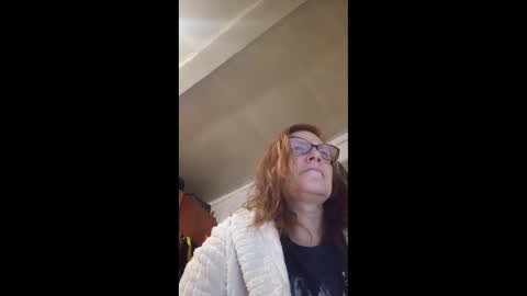 kissandvibe online show from October 26, 6:03 pm