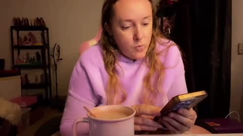 kissica online show from November 23, 6:30 pm