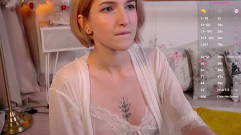 Kate  online show from December 13, 8:04 pm