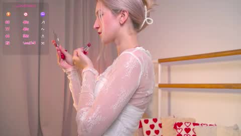 Kate  online show from September 26, 2:21 pm