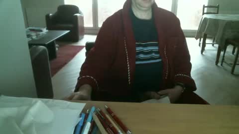 Snapshot of kisslog1 chatting on December 7, 8:44 am kisslog1 online show from December 7, 8:44 am