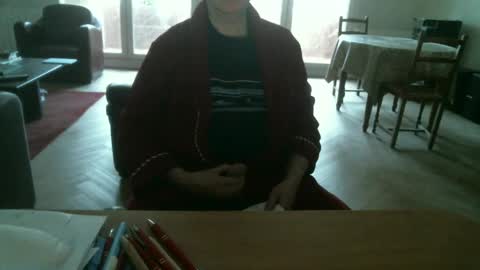 Snapshot of kisslog1 chatting on December 8, 7:37 am kisslog1 online show from December 8, 7:37 am