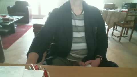 Snapshot of kisslog1 chatting on February 8, 8:52 am kisslog1 online show from February 8, 8:52 am