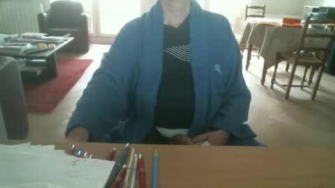 Snapshot of kisslog1 chatting on October 5, 3:21 pm kisslog1 online show from October 5, 3:21 pm