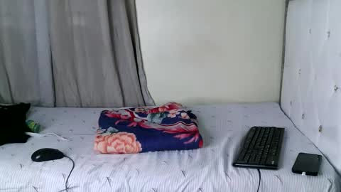 kisssmiles online show from October 6, 5:27 am