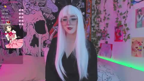 Kissthasky online show from October 6, 7:22 pm