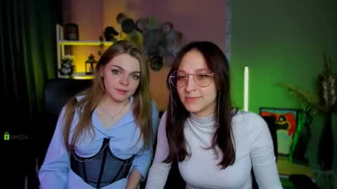 Snapshot of kitniss_dreamy chatting on September 9, 1:16 am kitniss online show from September 9, 1:16 am