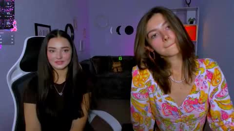 Snapshot of kitniss_dreamy chatting on September 23, 12:41 pm kitniss online show from September 23, 12:41 pm