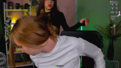 Snapshot of kitniss_dreamy chatting on September 24, 5:49 pm kitniss online show from September 24, 5:49 pm