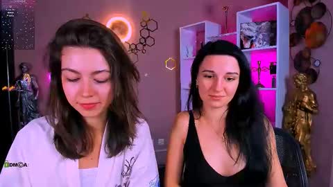 Snapshot of kitniss_dreamy chatting on October 1, 12:11 pm kitniss online show from October 1, 12:11 pm