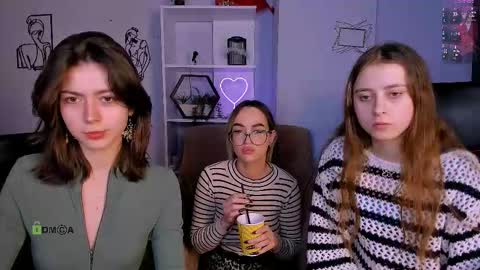 kitniss online show from January 16, 8:24 pm