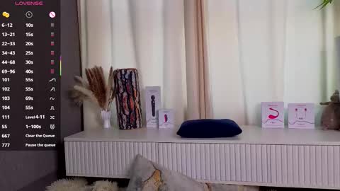 The sexy fox Kitsune online show from February 3, 6:22 am