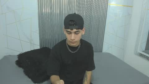 kitsune_44 online show from April 4, 7:22 pm