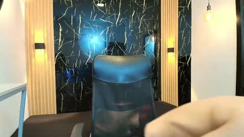 kitsune_44 online show from April 7, 7:47 pm