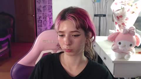 Snapshot of kitsunearineko chatting on February 21, 2:28 am Ari Keimiwrights online show from February 21, 2:28 am